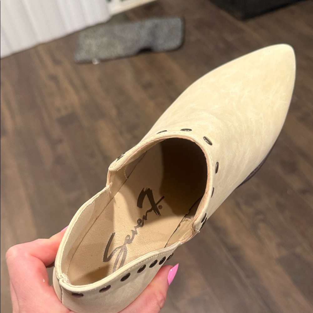 Seven7 Women's Cream Loafers